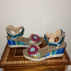 36 New La Spring Step Multicolor Strappy Sandals